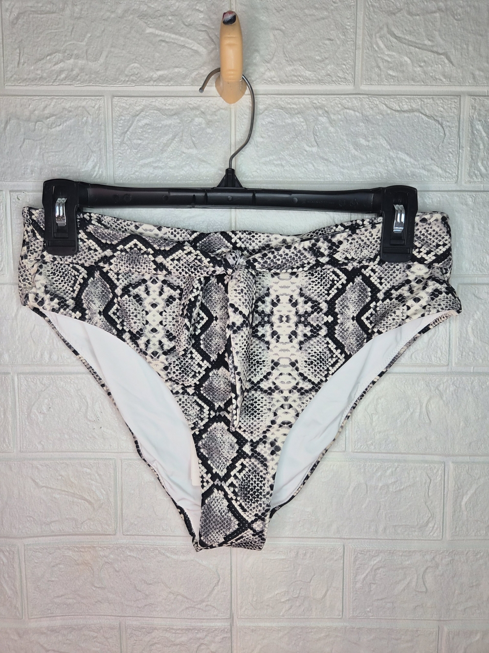 Aqua Swim Women's Snake Print Sash Tie Bikini Swim Bottom Size M mobwife luxury